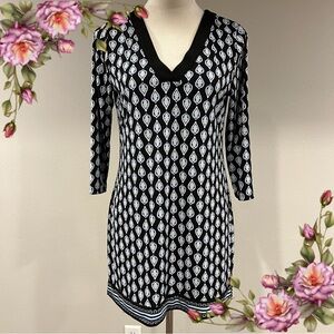 White House Black‎ Market long sleeve v-neck Tunic